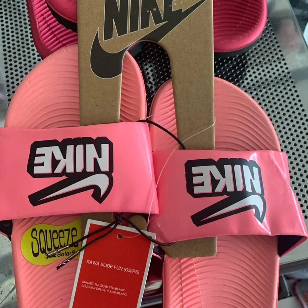 Nike slides